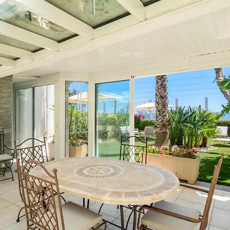 Ref 2146 - - Sea View For Rent *