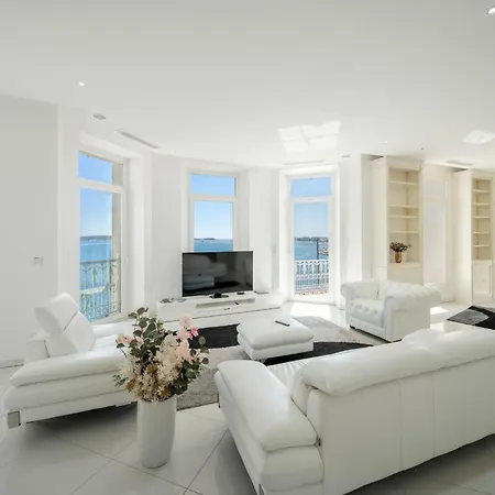 Ref 2146 - - Sea View For Rent *