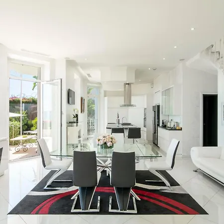 Ref 2146 - - Sea View For Rent *